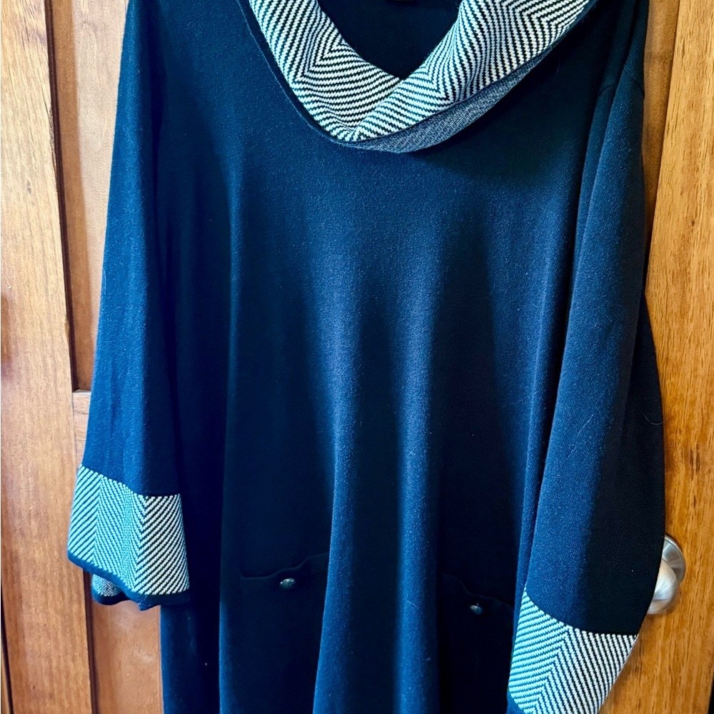 Jessica Howard Black Sweater with Gray Accents